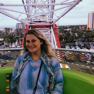 Meet your Posher, Hayes